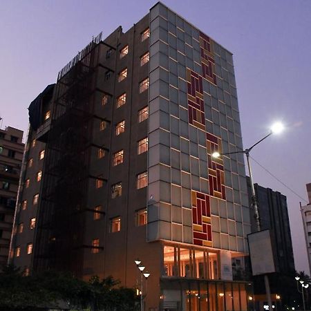 Lynq Aero Hotel Calcutá Exterior foto